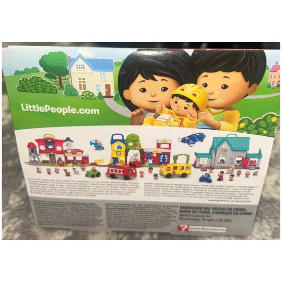 Fisher-Price Little People Big Helpers Asian Family Dad, Mom. Baby (NWT) - Picture 2 of 2
